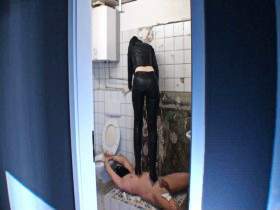 Vorschaubild vom Privatporno mit dem Titel "Trampling with Lady Victoria Valente" von SMBoy