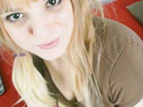 Vorschaubild vom Privatporno mit dem Titel "OMG! Von meiner notgeilen Schwester erwischt!" von Steffi4U