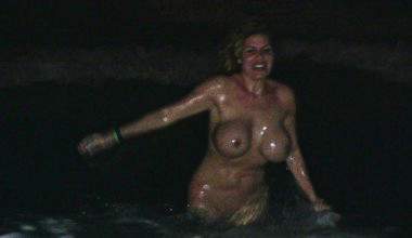 VERBOTEN und 1000% PRIVAT! Nachts Nackt im wilden Meer!!!