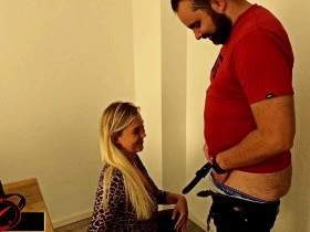 Hot LarissaBell pays for her pizza with her PUSSY!