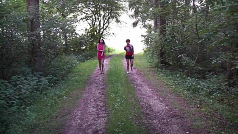 Freundin Bruste Braungebrannt Femdom