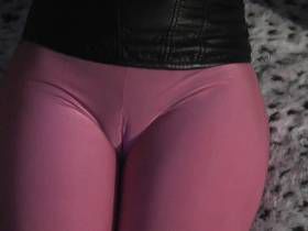 Vorschaubild vom Privatporno mit dem Titel "Genialer cameltoe" von nylon_schlampe