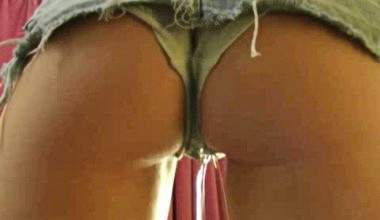 Schön in die panty gepisst