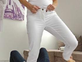 White Jeans eingepisst