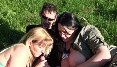 OUTDOOR erwischt ! wir wollen SPERMA
