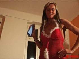 Vorschaubild vom Privatporno mit dem Titel "Oel-Handjob-Deine Weihnachtsfrau entsaftet Dich !" von Ramona_Deluxe