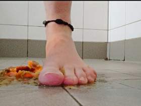 Klebrige Füße beim Duschen