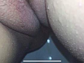 (Without sound) Freshly shaved cunt pisses off horny