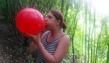 Looner Fetisch - Ballon aufblasen