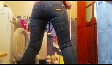 RB Jeans Poop