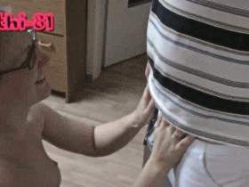 Vorschaubild vom Privatporno mit dem Titel "Abgemolken vorm Spiegel - Sperma im Mund & auf Titten" von Kathi-81