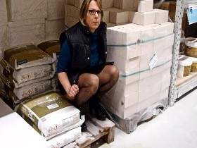 Vorschaubild vom Privatporno mit dem Titel "Rotzfrech im Baumarkt ins Regal gepisst" von Xenia-Style