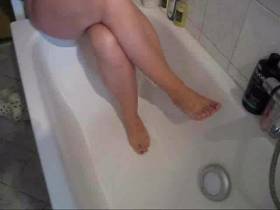 Pissing through my Speculum