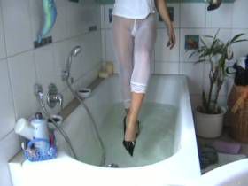 Vorschaubild vom Privatporno mit dem Titel "Wannengeil..fg" von nylon_schlampe