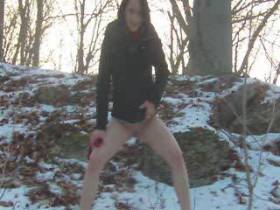 Pissing in the snow while walking