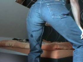 Vorschaubild vom Privatporno mit dem Titel "Deine jeans andi...:)" von nylon_schlampe