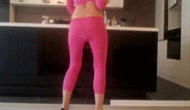 Blonde Rosa Oufit Poop