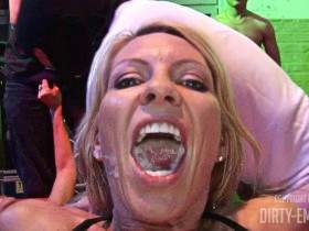 Vorschaubild vom Privatporno mit dem Titel "Pervers blank ficken mit fans!" von dirty-emma