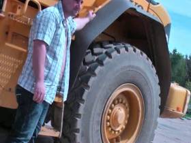 Baustellenfick and the excavator pissed!