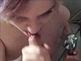 Vorschaubild vom Privatporno mit dem Titel "Blasen unter der Dusche" von Steffi4U