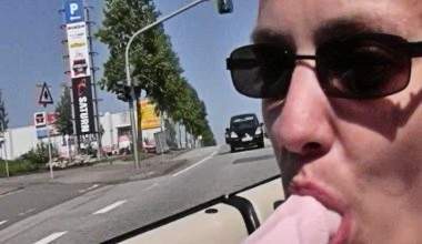 Public Dildoshow mit geilem Orgasmus!