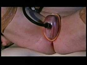 Vorschaubild vom Privatporno mit dem Titel "Vakuum und Brennnesseln an der Votze" von marina60