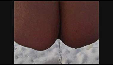 outdoorpissen in stiefel und strapse(Ton HD)