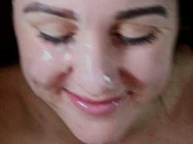 Facial auf das süße Mäuschen