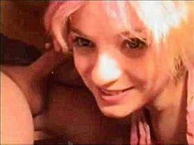 Vorschaubild vom Privatporno mit dem Titel "Blowjob unterm Tisch" von Steffi4U