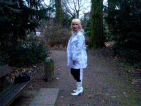 outdoor piss in the park