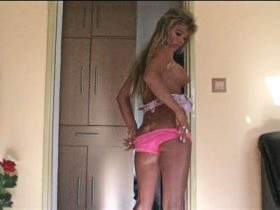 Vorschaubild vom Privatporno mit dem Titel "Striptease" von HotTamara