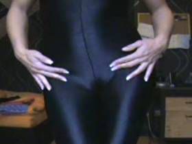 Vorschaubild vom Privatporno mit dem Titel "Badeanzug" von nylon_schlampe