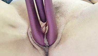 Wunderschöne italienische MILF hat einen fantastischen Orgasmus mit Terri von Honeyplaybox
