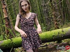 A walk in the forest on a first date? I'll show you my secret!