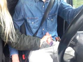 Vorschaubild vom Privatporno mit dem Titel "*** Public Auto Wichs ***" von Deine-Chefin