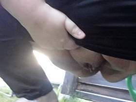 piss in the garden