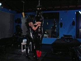 Vorschaubild vom Privatporno mit dem Titel "Sklave mit Titten teil 1" von SMBoy