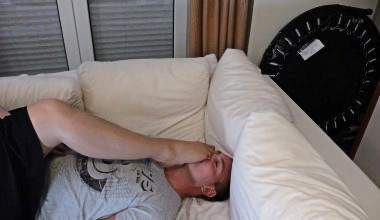 Stiefbruder zum Fusslecker gemacht