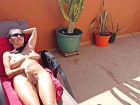 Stranger wants to penetrate my milf pussy