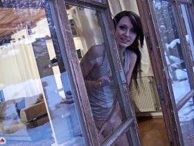 Vorschaubild vom Privatporno mit dem Titel "Spanner erwischt, abgemolken   Titten besamt" von CuteBitch