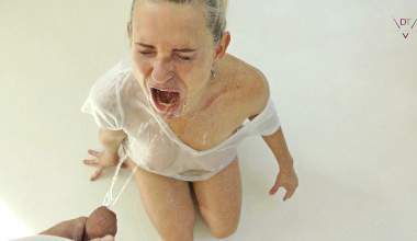 Schluck meine Pisse du Schlampe!