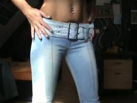 Vorschaubild vom Privatporno mit dem Titel "6 neue miss sixty hosen" von nylon_schlampe