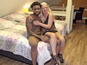 Den 18jährigen Jungschwanz Dennis entjungfert! Teil 1