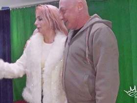 Ready to fuck on the fuck swing