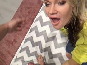 OMG! Stiefbruder rammelt meinen Arsch!