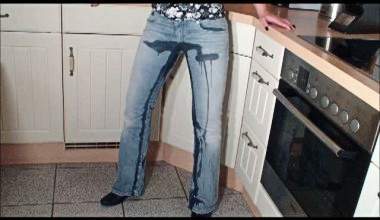 Voll In die jeans Gepisst