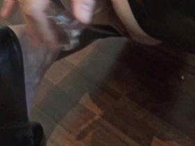 Vorschaubild vom Privatporno mit dem Titel "Latex und mein heißer Glasdildo" von Sue-Allen