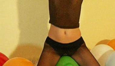 Sit to pop in nylon