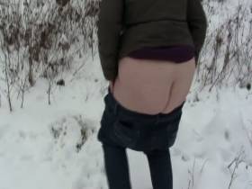 shitting in the snow