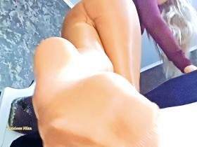 Serve Pantyhose Goddess